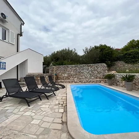 Apartment With Pool In Kornić Buitenkant foto