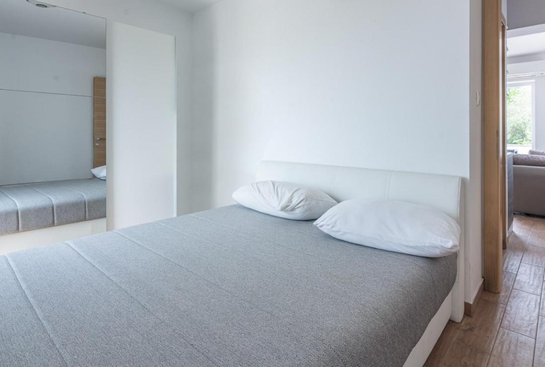Apartment With Pool In Kornic