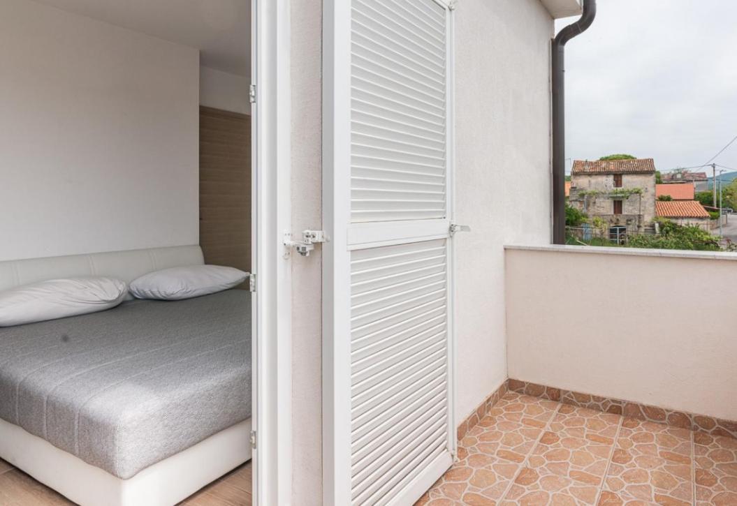 Apartment With Pool In Kornic