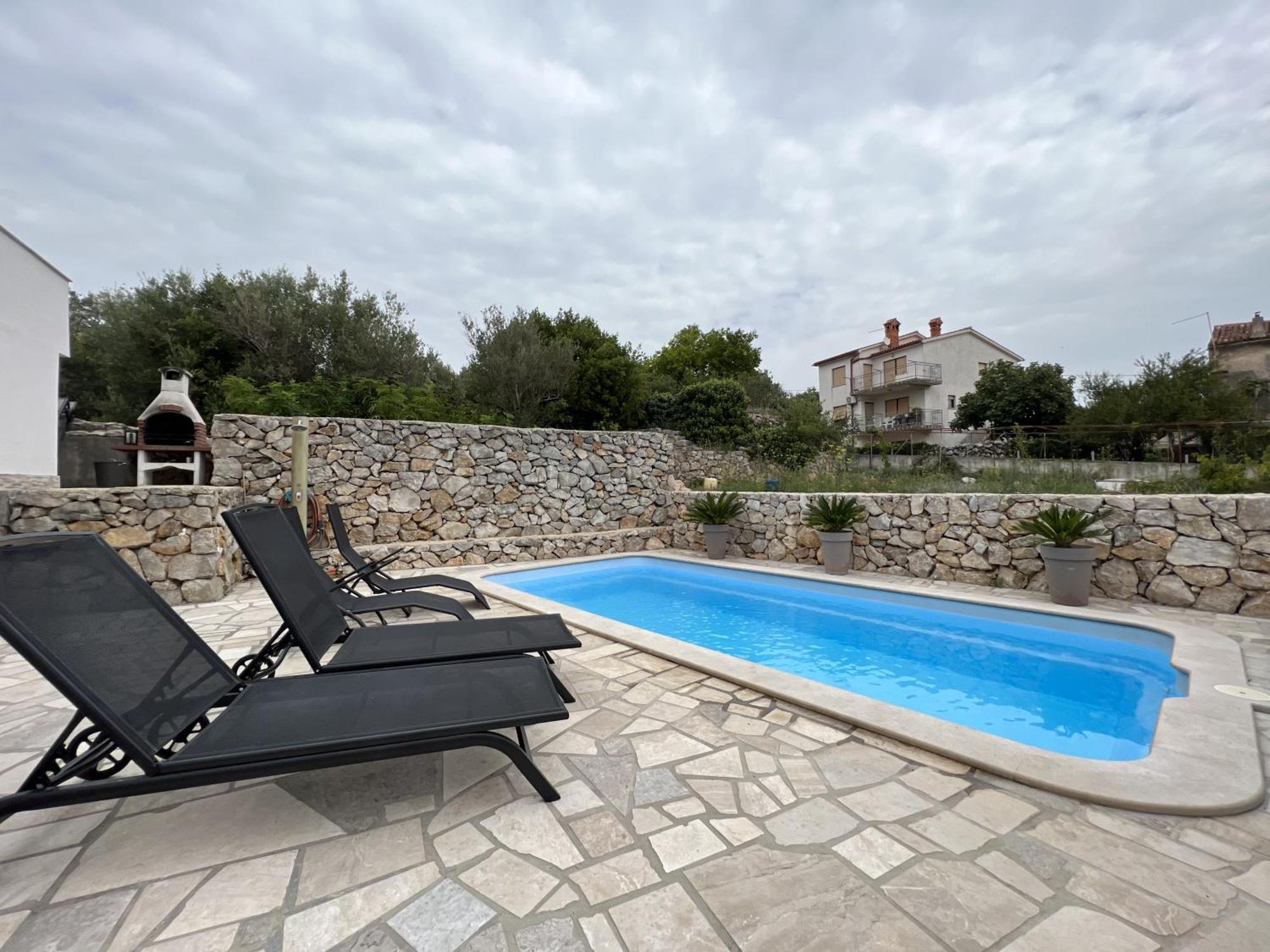 Apartment With Pool In *